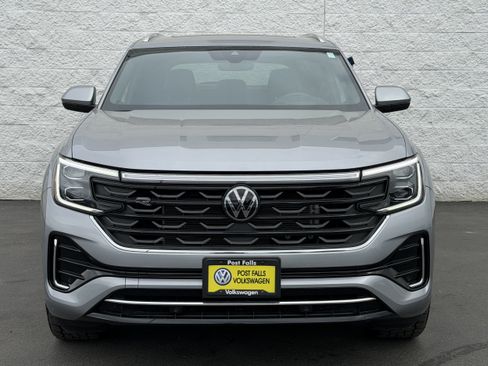 Used 2024 Volkswagen Atlas Cross Sport SEL R-Line AWD/4WD image 2