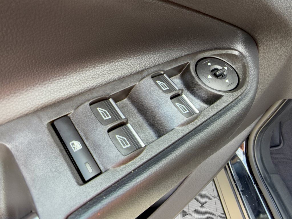 Used 2019 Ford Escape SE FWD image 15