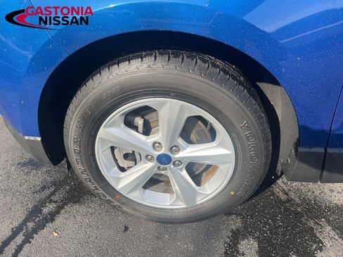 Used 2022 Ford Edge SE image 5