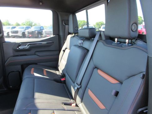 New 2026 GMC Sierra 1500 AT4 w/ AT4 Premium Package AWD/4WD image 16