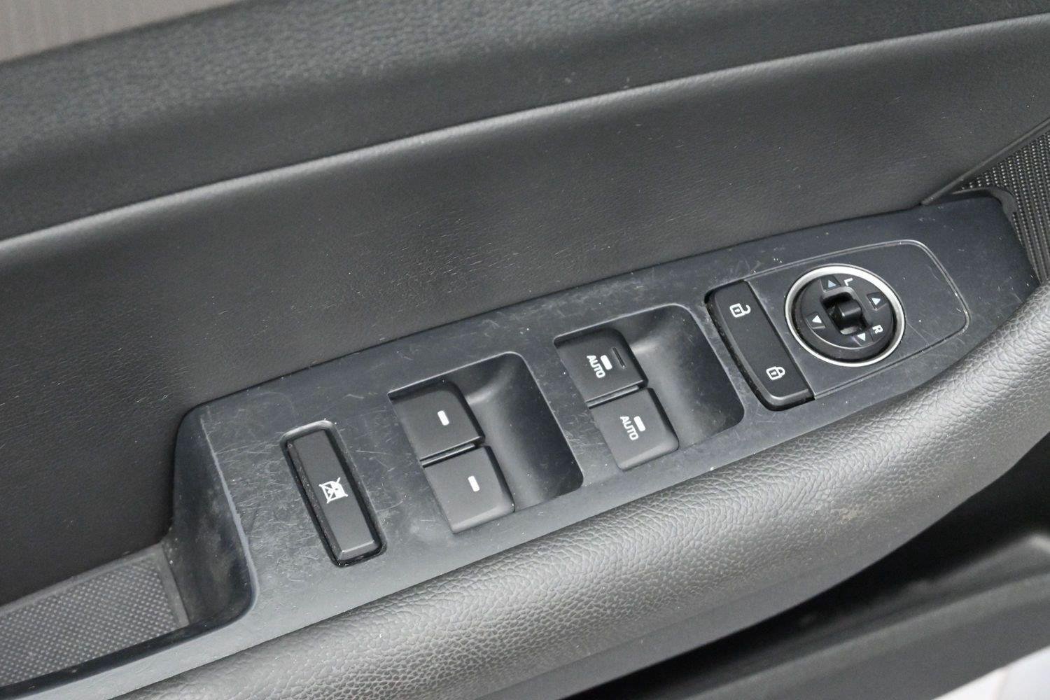 Used 2019 Hyundai Sonata Limited FWD image 12