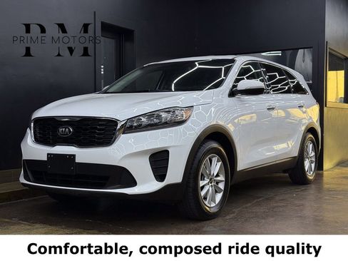 Used 2019 Kia Sorento LX image 1
