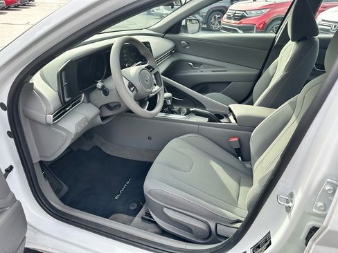 Used 2023 Hyundai Elantra SEL w/ Cargo Package image 14