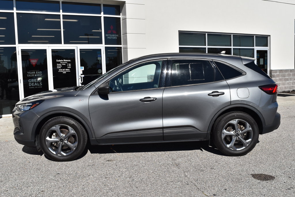 Used 2025 Ford Escape ST-Line FWD image 4