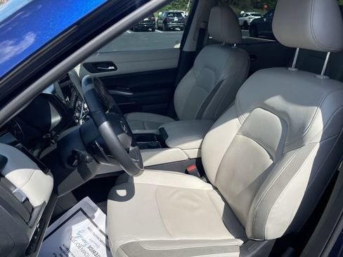 Certified 2023 Nissan Pathfinder SL AWD/4WD image 11