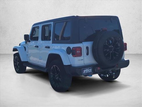 Used 2020 Jeep Wrangler Unlimited Sahara image 7