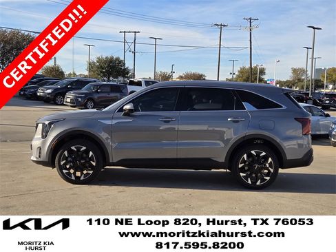 Certified 2025 Kia Sorento EX w/ Panoramic Sunroof Package image 12