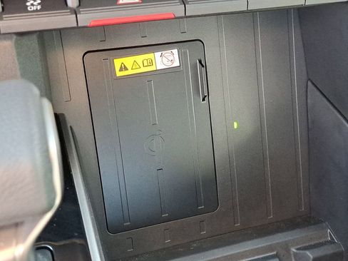 Used 2024 Toyota Tundra Limited image 25