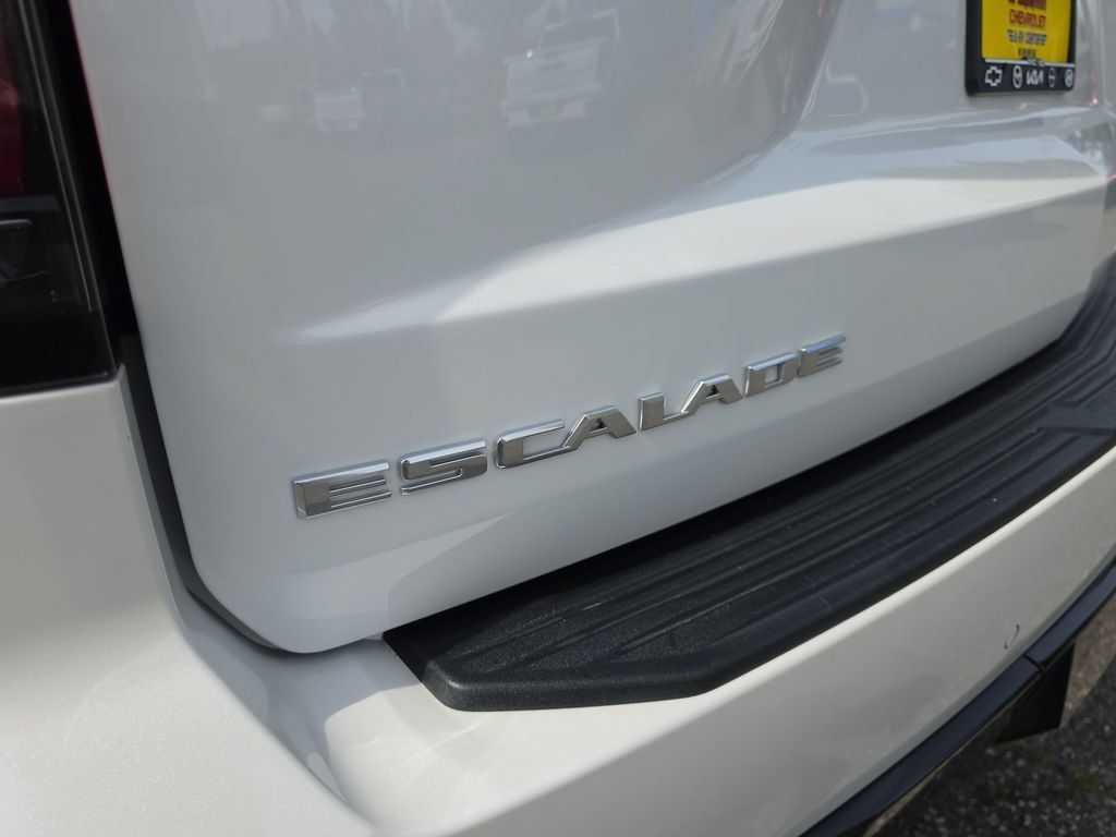 Certified 2024 Cadillac Escalade Sport Platinum w/ Heavy-Duty Trailer Package AWD/4WD image 40