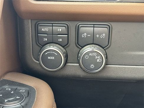 Used 2021 Chevrolet Tahoe High Country image 39