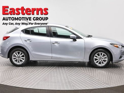Used 2017 MAZDA MAZDA3 Sport FWD image 4