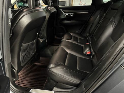 Used 2017 Volvo V90 T6 Cross Country image 22