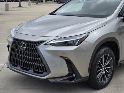 Certified 2025 Lexus NX 250 FWD w/ Towing Package (2000 Lbs) image 12