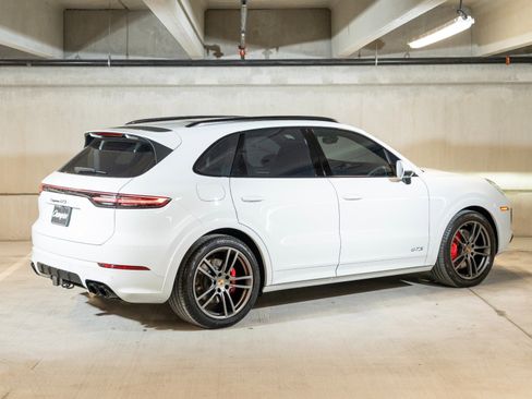 Certified 2023 Porsche Cayenne GTS AWD/4WD image 7