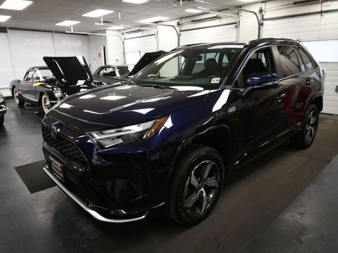 Used 2023 Toyota RAV4 SE w/ Weather & Moonroof Package AWD/4WD image 3