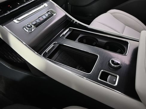New 2026 Lincoln Aviator AWD w/ Jet Appearance Package image 32