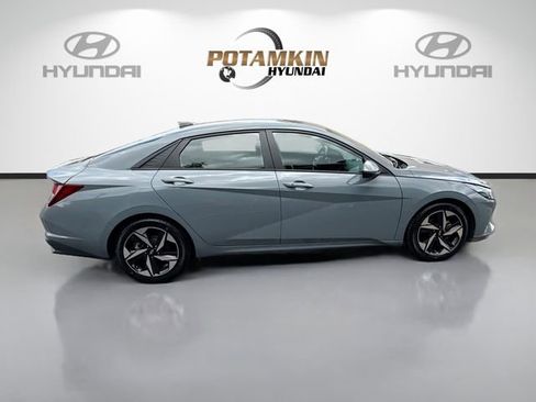 Used 2023 Hyundai Elantra SEL w/ Convenience Package image 4