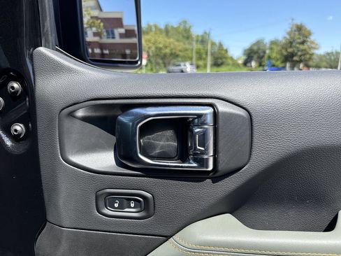 New 2025 Jeep Gladiator Mojave image 29