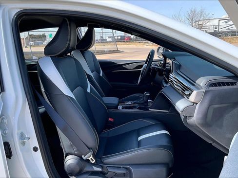 Used 2025 Toyota Camry SE image 9