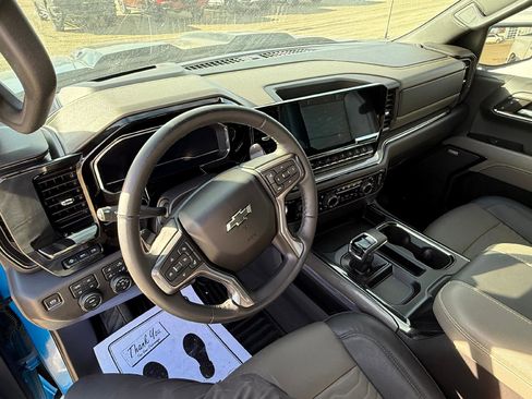 Used 2024 Chevrolet Silverado 1500 ZR2 w/ Technology Package image 11