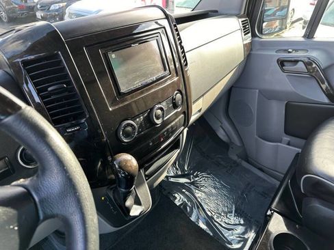 Used 2014 Mercedes-Benz Sprinter 2500 image 20