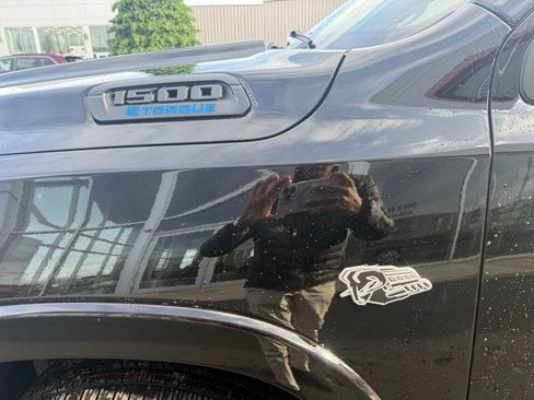 New 2026 RAM 1500 4x4 Crew Cab image 7