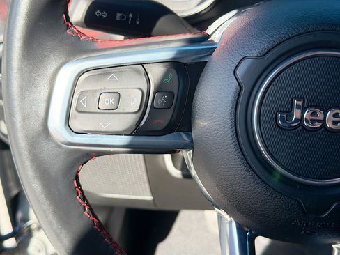 Used 2021 Jeep Wrangler Unlimited Rubicon AWD/4WD image 36