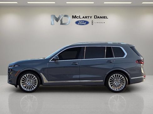 Used 2024 BMW X7 xDrive40i AWD/4WD image 3