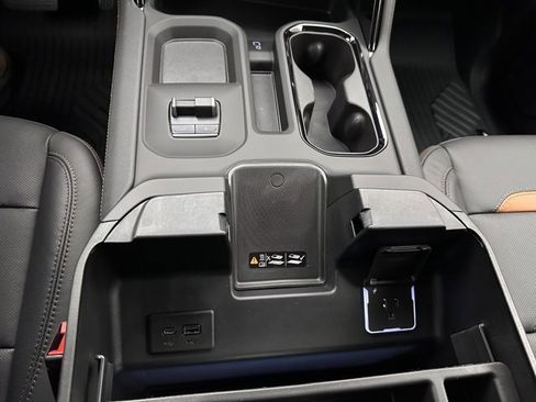 New 2025 GMC Sierra 2500 AT4 w/ AT4 Premium Plus Package image 15