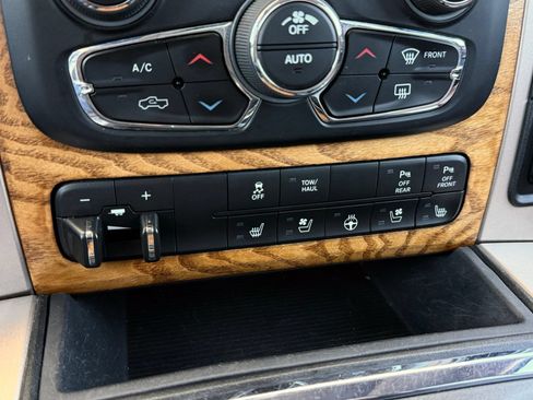 Used 2016 RAM 1500 Laramie Longhorn w/ Convenience Group AWD/4WD image 51