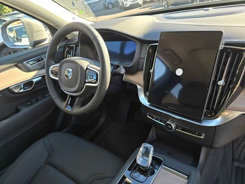 New 2026 Volvo XC90 T8 Plus w/ Protection Package Premier AWD/4WD image 10