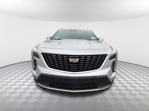 Used 2022 Cadillac XT4 Premium Luxury w/ Safety Alert Package FWD image 2