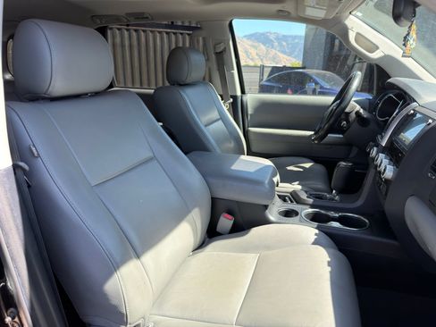 Used 2020 Toyota Sequoia Limited AWD/4WD image 12