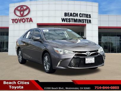 Used 2017 Toyota Camry SE w/ Moonroof Package