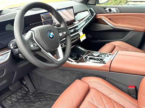 New 2026 BMW X5 xDrive50e AWD/4WD image 9