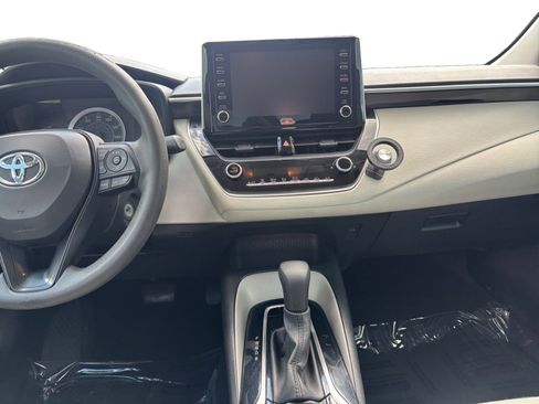 Used 2020 Toyota Corolla LE FWD image 11