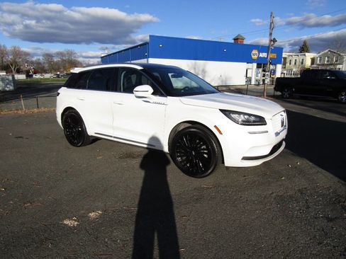 Used 2022 Lincoln Corsair Reserve image 9