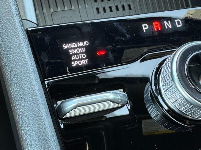 New 2027 Jeep Grand Cherokee Altitude AWD/4WD image 27