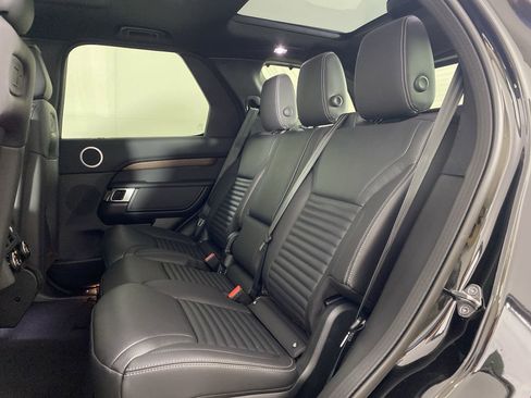 Used 2025 Land Rover Discovery S AWD/4WD image 11