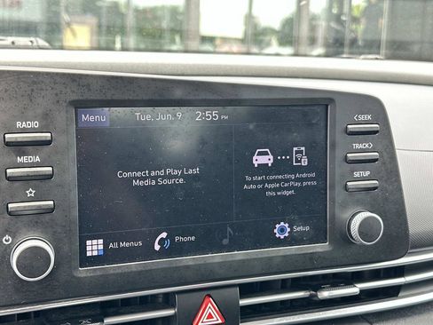 Used 2023 Hyundai Elantra SE FWD image 12