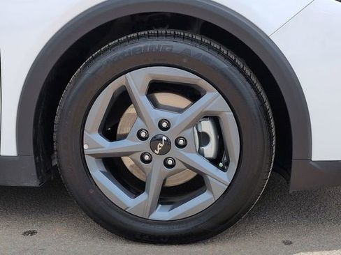 Used 2025 Kia K4 FWD image 12