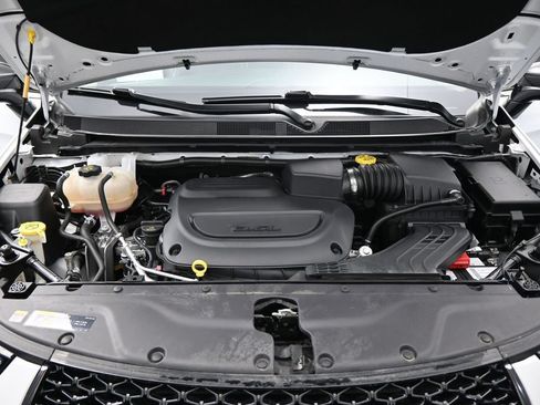Used 2024 Chrysler Pacifica Limited w/ Uconnect Theater Family Group FWD image 36