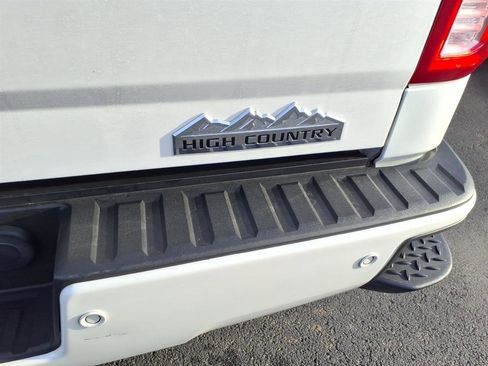 Used 2018 Chevrolet Silverado 1500 High Country image 5