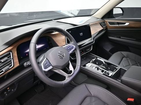 New 2026 Volkswagen Atlas SE image 18