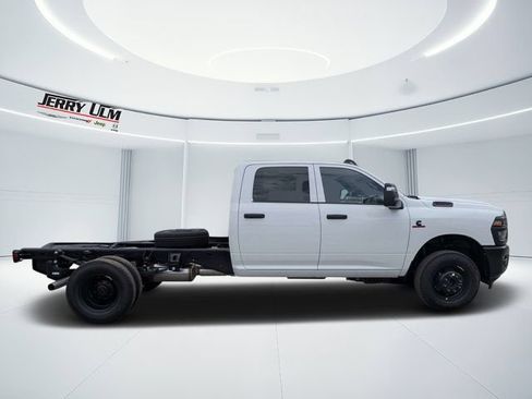 New 2026 RAM 3500 Tradesman AWD/4WD image 2