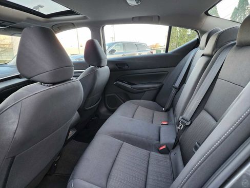 Used 2023 Nissan Altima 2.5 SV w/ SV Premium Package image 7