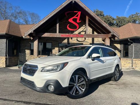 Used 2018 Subaru Outback 3.6R Limited image 1