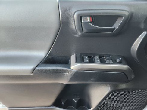 Used 2022 Toyota Tacoma SR5 image 22