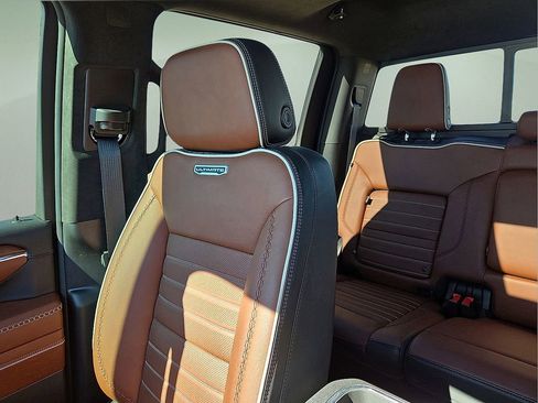 Used 2024 GMC Sierra 3500 Denali Ultimate image 29