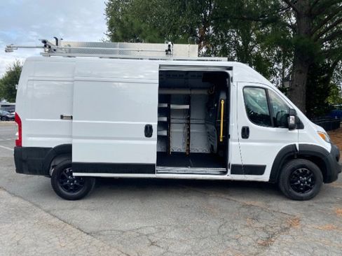 Used 2023 RAM ProMaster 2500 w/ Black Appearance Package image 9